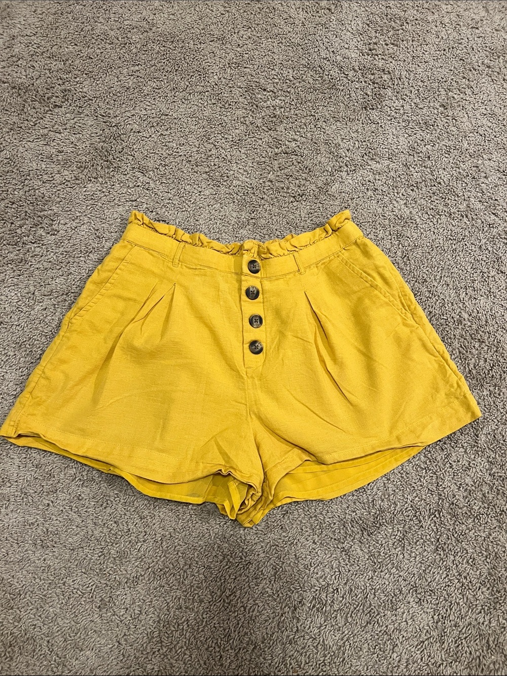 American Eagle Yellow Gold Linen Blend High Waisted Paperbag Short Size M